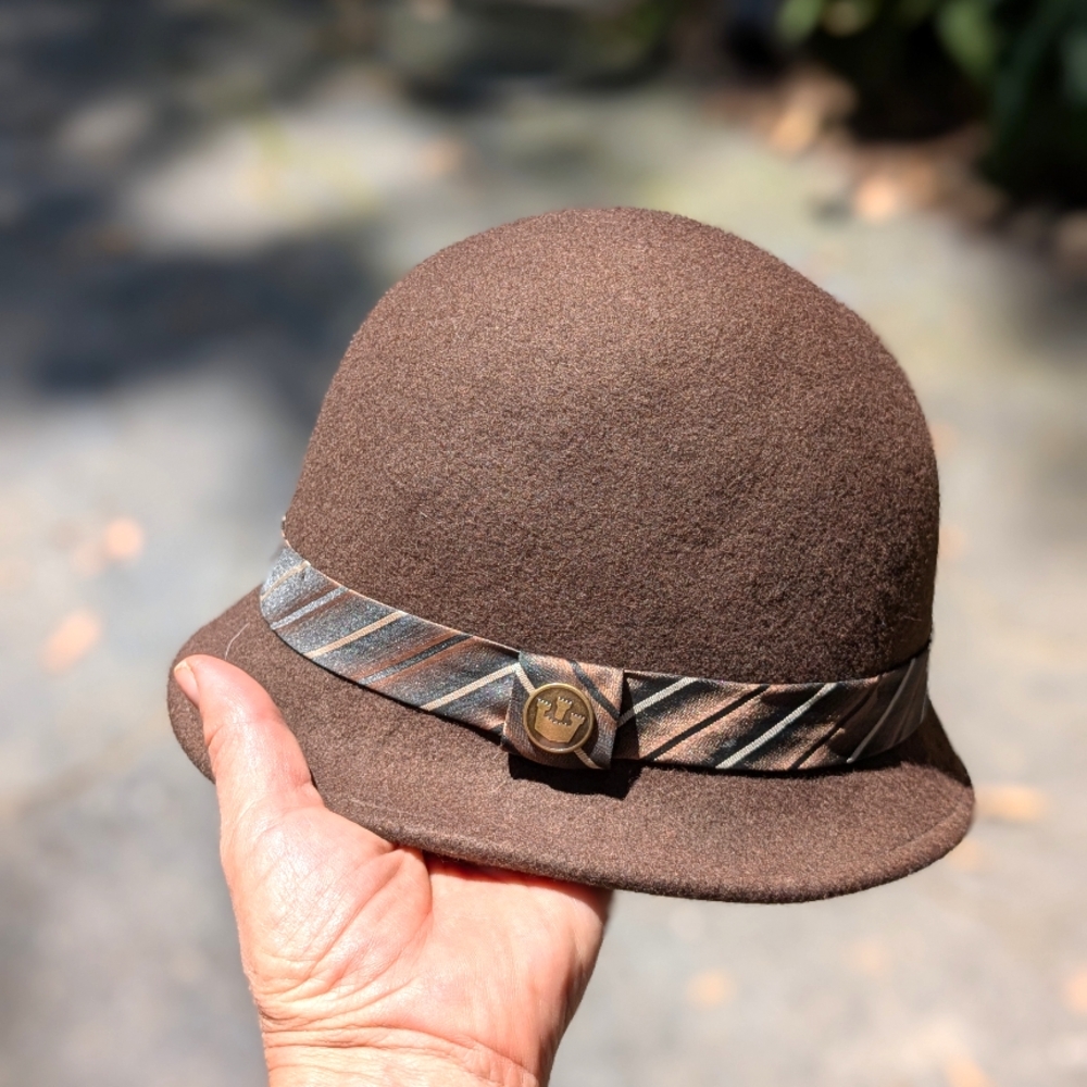 Goorin Bros Brown Wool Cloche Hat with Striped Band Medium